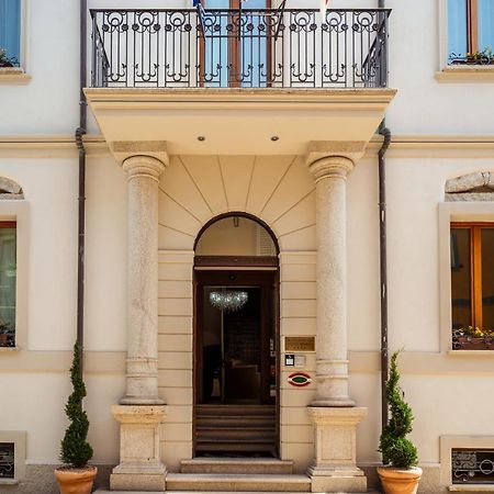 La Locanda Del Conte Mameli Олбия Екстериор снимка